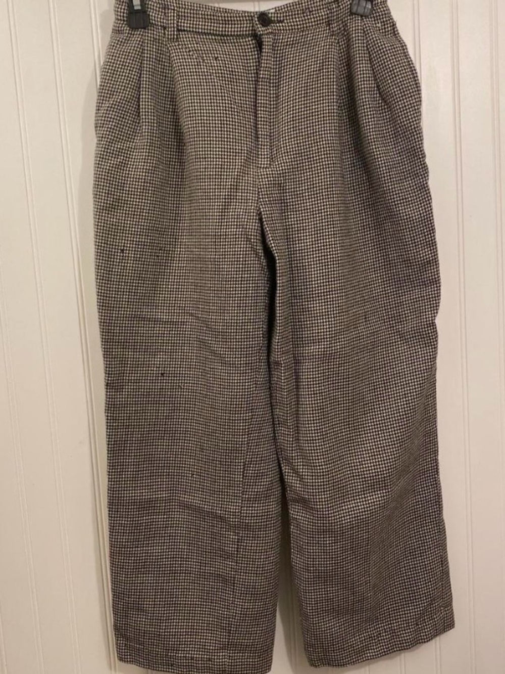 black & cream gingham capris